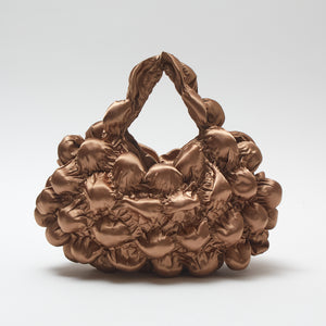 大きなぽんぽんのバッグ サテン