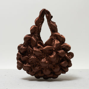 大きなぽんぽんのバッグ サテン