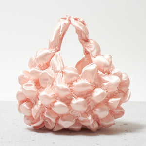 大きなぽんぽんのバッグ サテン