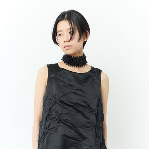 小さなツンツンの幅広ネックレス