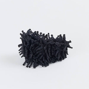 小さなツンツンの幅広ネックレス