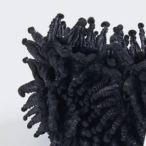 小さなツンツンの幅広ネックレス