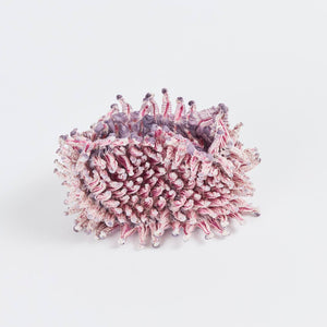 小さなツンツンの幅広ネックレス