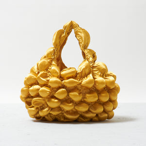 大きなぽんぽんのバッグ サテン