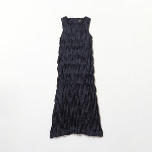 アコーディオンプリーツのスリーブレスドレス 無地