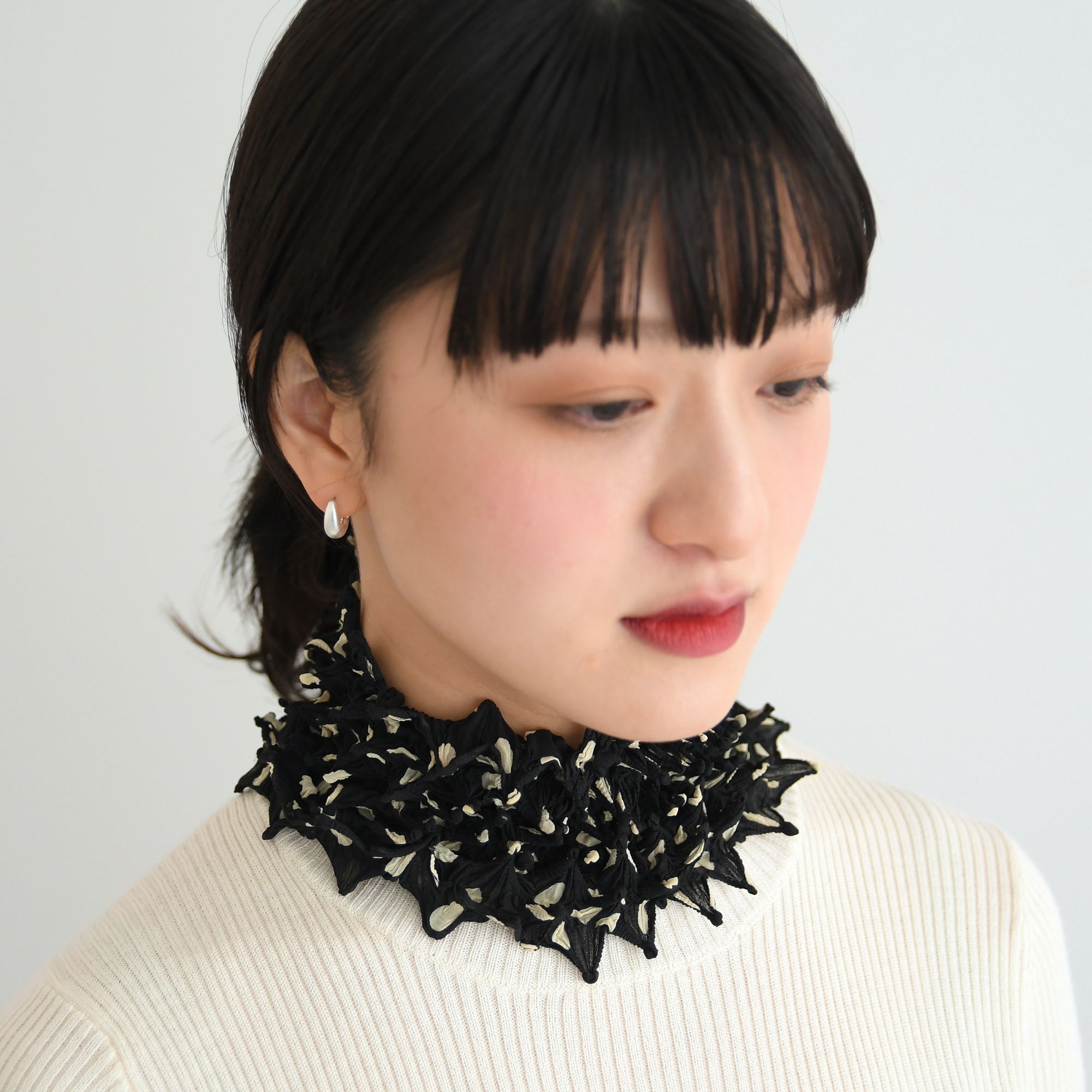 Spiky Shibori Necklaces Wide Dot Patterns