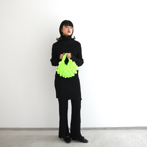 大きなぽんぽんのバッグ サテン